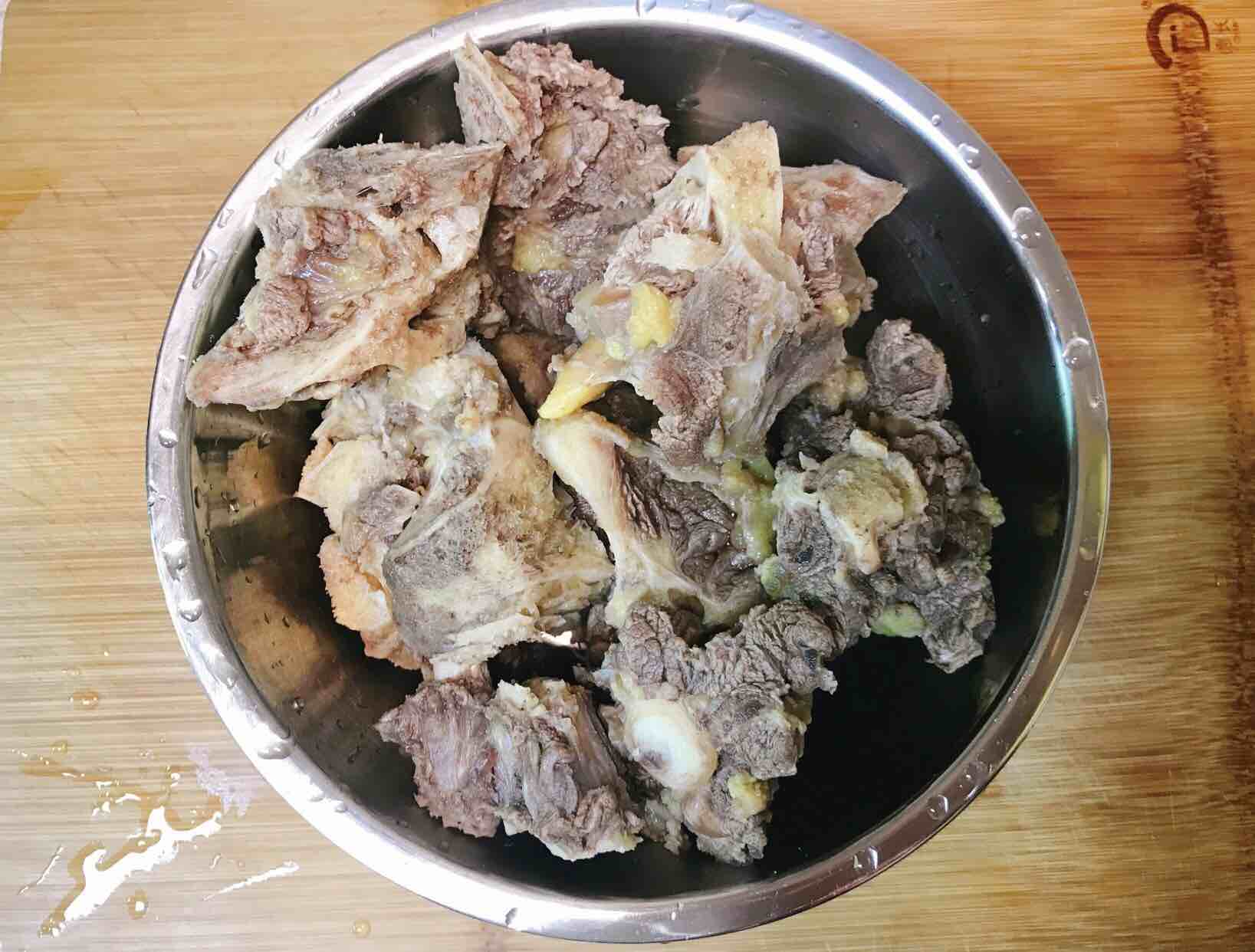 牛尾骨炖萝卜的做法-家常味炖菜谱-易网健康养生网 牛尾骨炖萝卜的做法-家常味炖菜谱