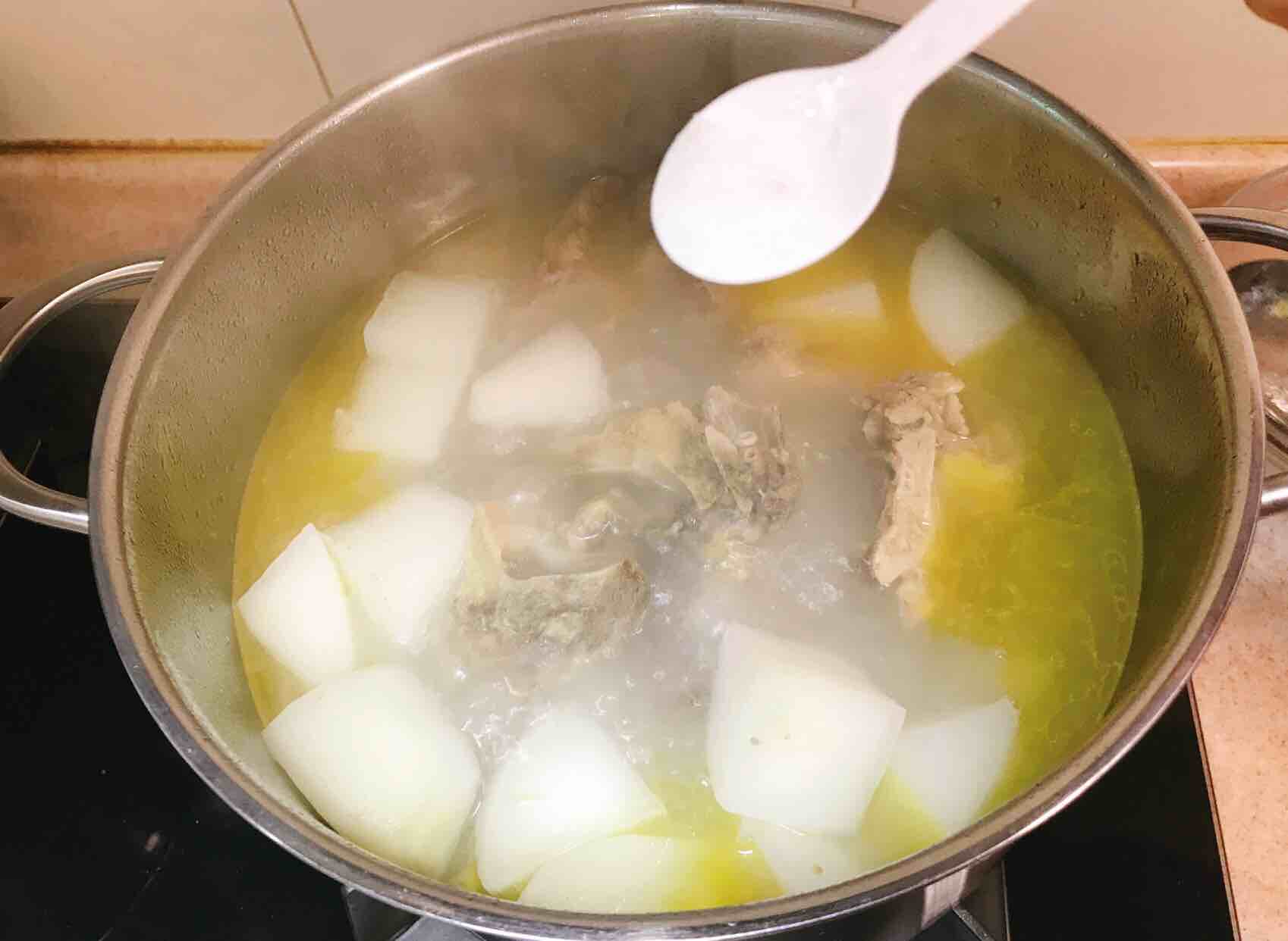 牛尾骨炖萝卜的做法-家常味炖菜谱-易网健康养生网 牛尾骨炖萝卜的做法-家常味炖菜谱