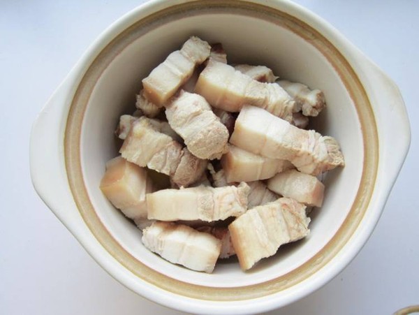 莲藕肉煲的做法-家常味炖菜谱-易网健康养生网 莲藕肉煲的做法-家常味炖菜谱