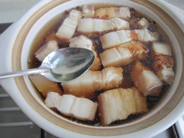 莲藕肉煲的做法-家常味炖菜谱-易网健康养生网 莲藕肉煲的做法-家常味炖菜谱