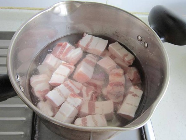 莲藕肉煲的做法-家常味炖菜谱-易网健康养生网 莲藕肉煲的做法-家常味炖菜谱