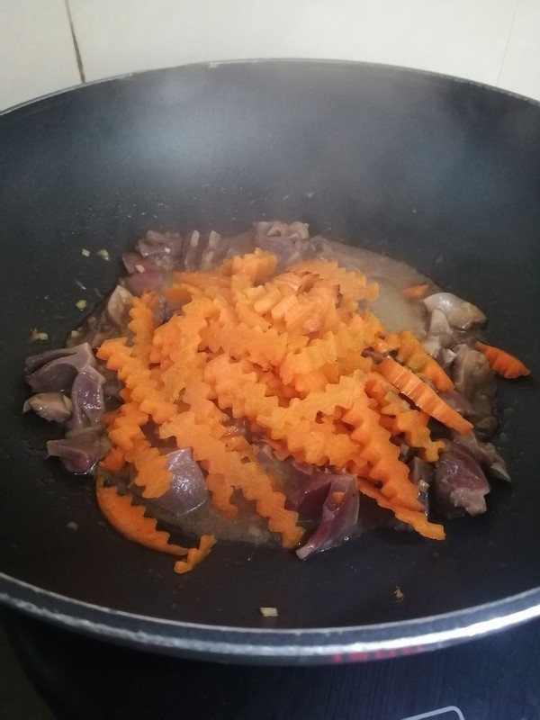 鸭胗西兰花的做法-家常味煮菜谱