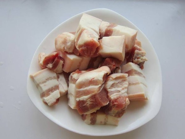 莲藕肉煲的做法-家常味炖菜谱-易网健康养生网 莲藕肉煲的做法-家常味炖菜谱