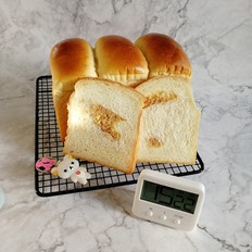 肉松吐司的做法-咸鲜味烘焙菜谱