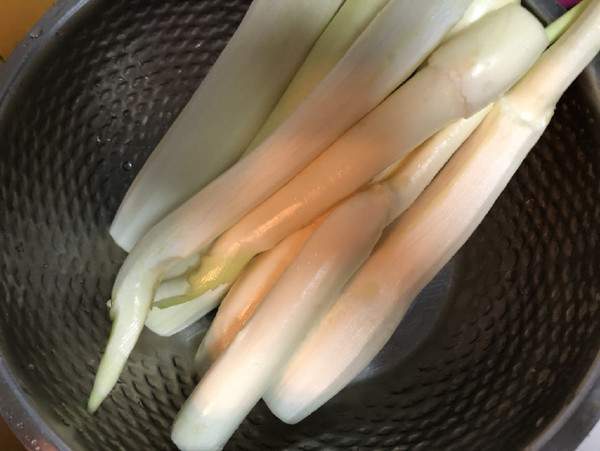 糖醋面筋茭白的做法-酸甜味炒菜谱