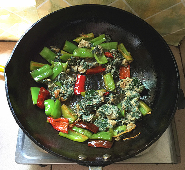 紫苏煎鸡蛋的做法-家常味煎菜谱