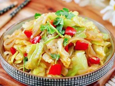 蒜香手撕包菜粉条的做法-家常味炒菜谱