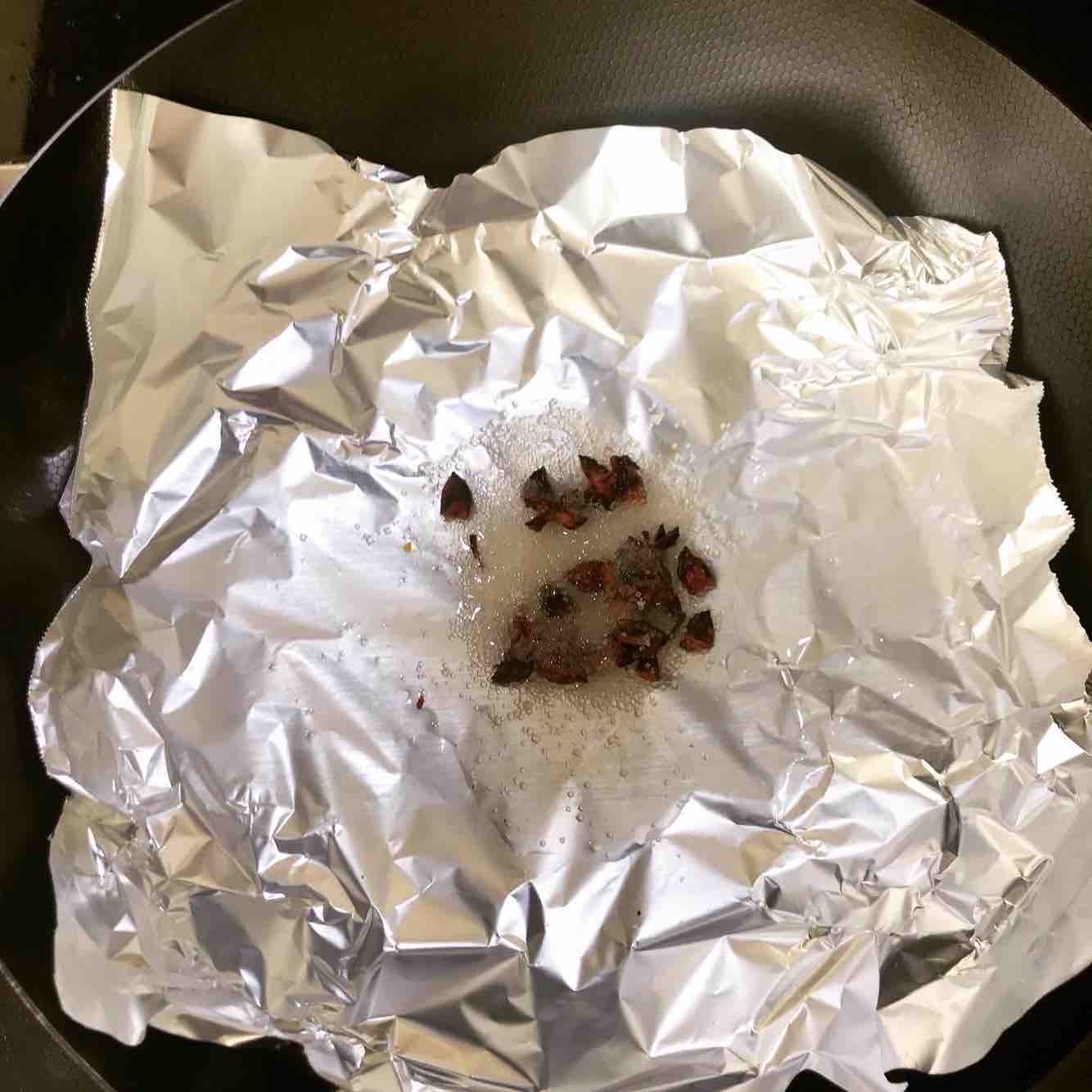 松花鸡腿卷的做法-咸鲜味蒸菜谱-易网健康养生网 松花鸡腿卷的做法-咸鲜味蒸菜谱