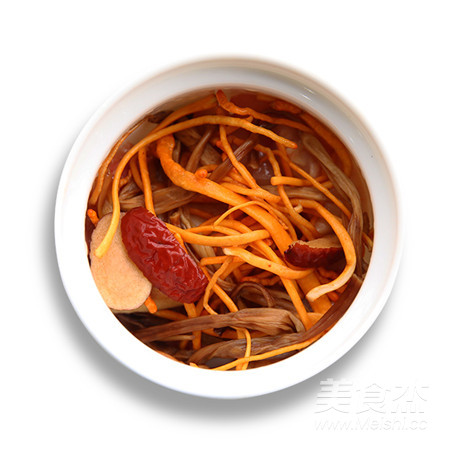 【滋补暖心】黄花菜虫草花炖鸡汤的做法-家常味炖菜谱-易网健康养生网 【滋补暖心】黄花菜虫草花炖鸡汤的做法-家常味炖菜谱