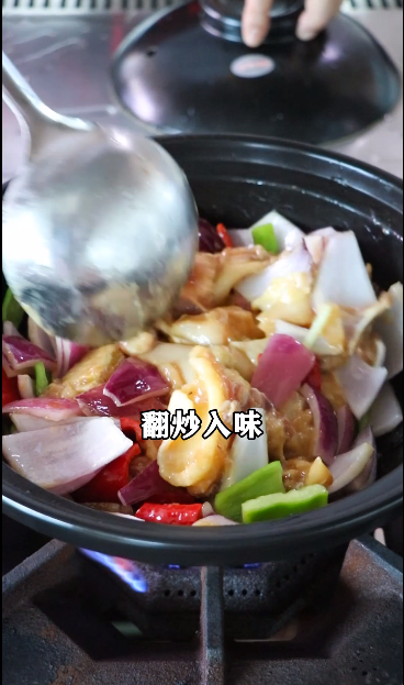 海南滑鸡煲的做法-咸鲜味煲菜谱