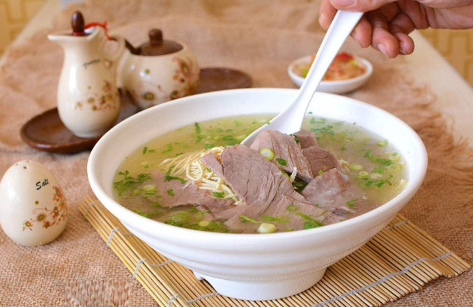 徽湘情缘淮南牛肉汤的做法-家常味煮菜谱