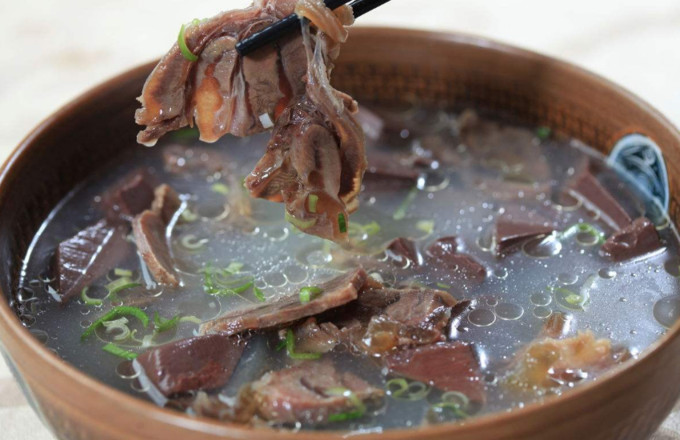 徽湘情缘淮南牛肉汤的做法-家常味煮菜谱