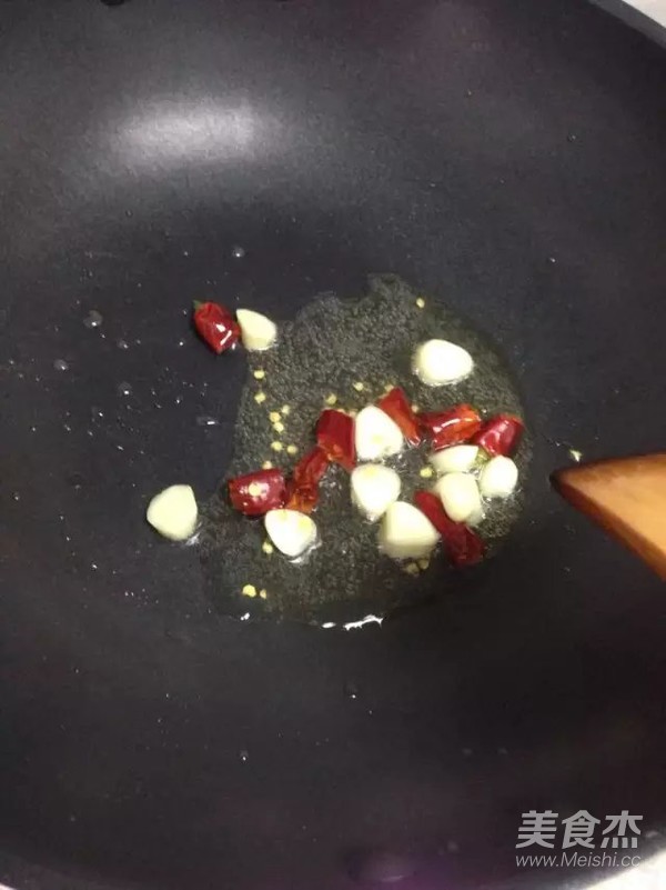 秋葵炒香干的做法-家常味炒菜谱