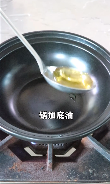 海南滑鸡煲的做法-咸鲜味煲菜谱