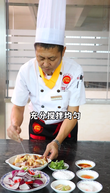 海南滑鸡煲的做法-咸鲜味煲菜谱