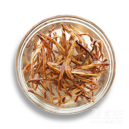 【滋补暖心】黄花菜虫草花炖鸡汤的做法-家常味炖菜谱-易网<a href=http://www.bryss.cn/ target=_blank class=infotextkey>健康养生</a>网 【滋补暖心】黄花菜虫草花炖鸡汤的做法-家常味炖菜谱