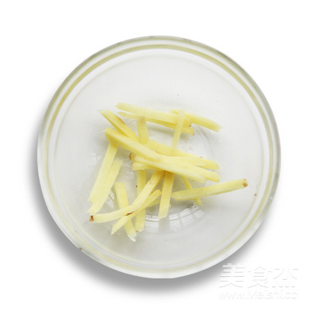 【滋补暖心】黄花菜虫草花炖鸡汤的做法-家常味炖菜谱-易网健康养生网 【滋补暖心】黄花菜虫草花炖鸡汤的做法-家常味炖菜谱