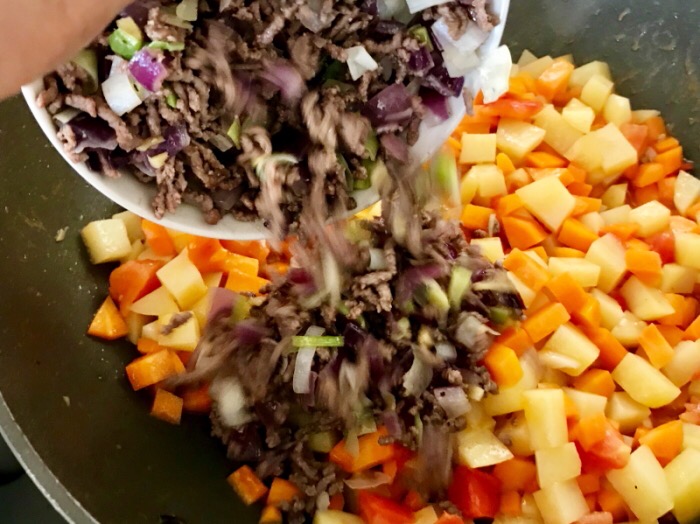 时蔬牛肉炖 Lapskaus的做法-家常味炖菜谱-易网健康养生网 时蔬牛肉炖 Lapskaus的做法-家常味炖菜谱
