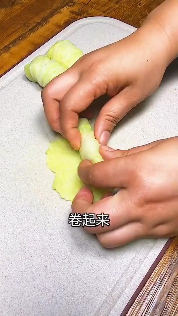 娃娃菜肉卷的做法-家常味炒菜谱