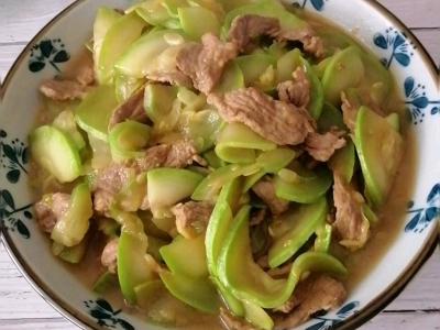 西葫芦炒肉片的做法-家常味炒菜谱