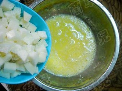 芝麻肉丝馒头丁的做法-家常味炒菜谱