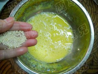 芝麻肉丝馒头丁的做法-家常味炒菜谱