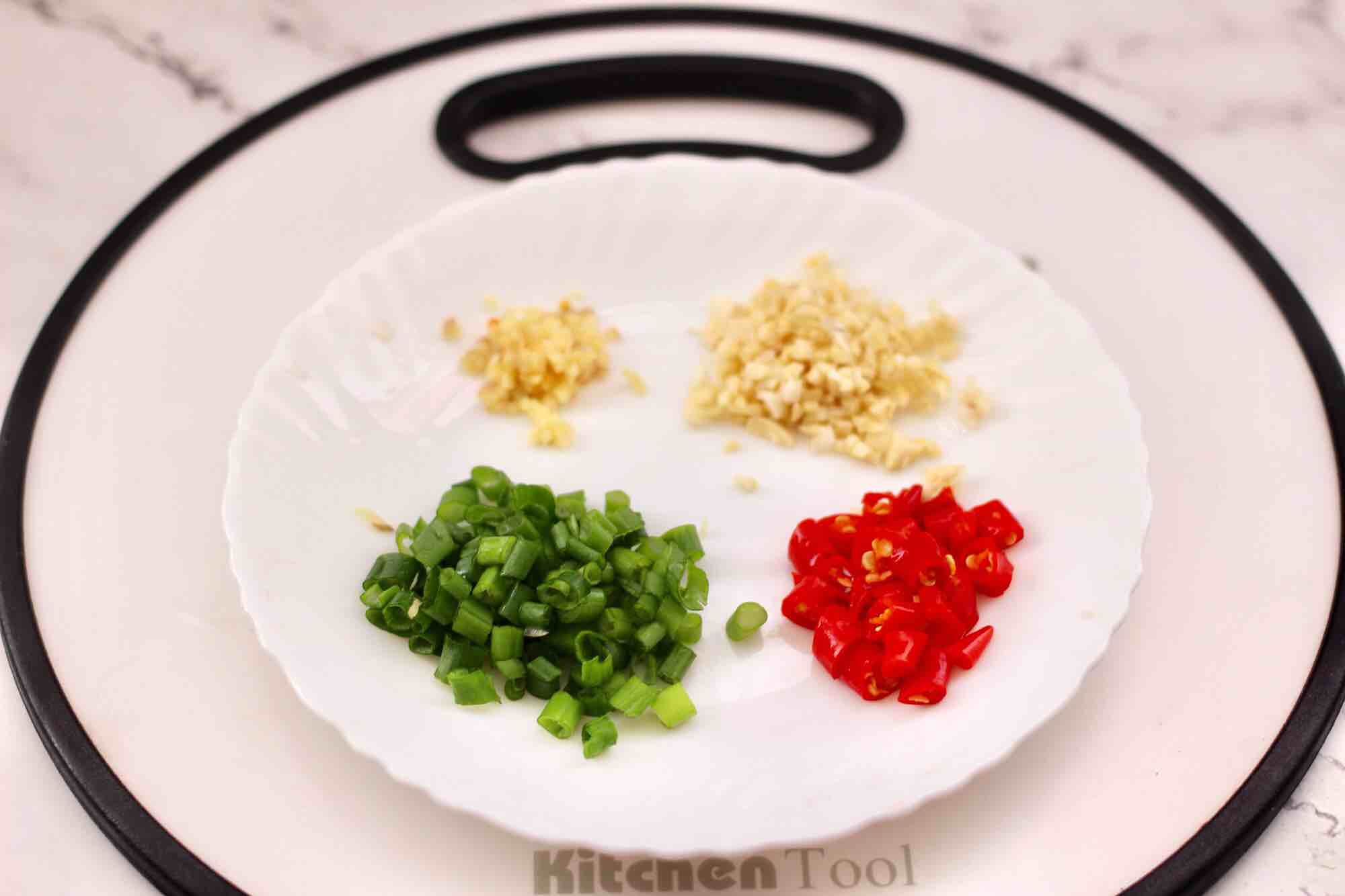 杏鲍菇蒸鸡翅的做法-香辣味蒸菜谱-易网健康养生网 杏鲍菇蒸鸡翅的做法-香辣味蒸菜谱