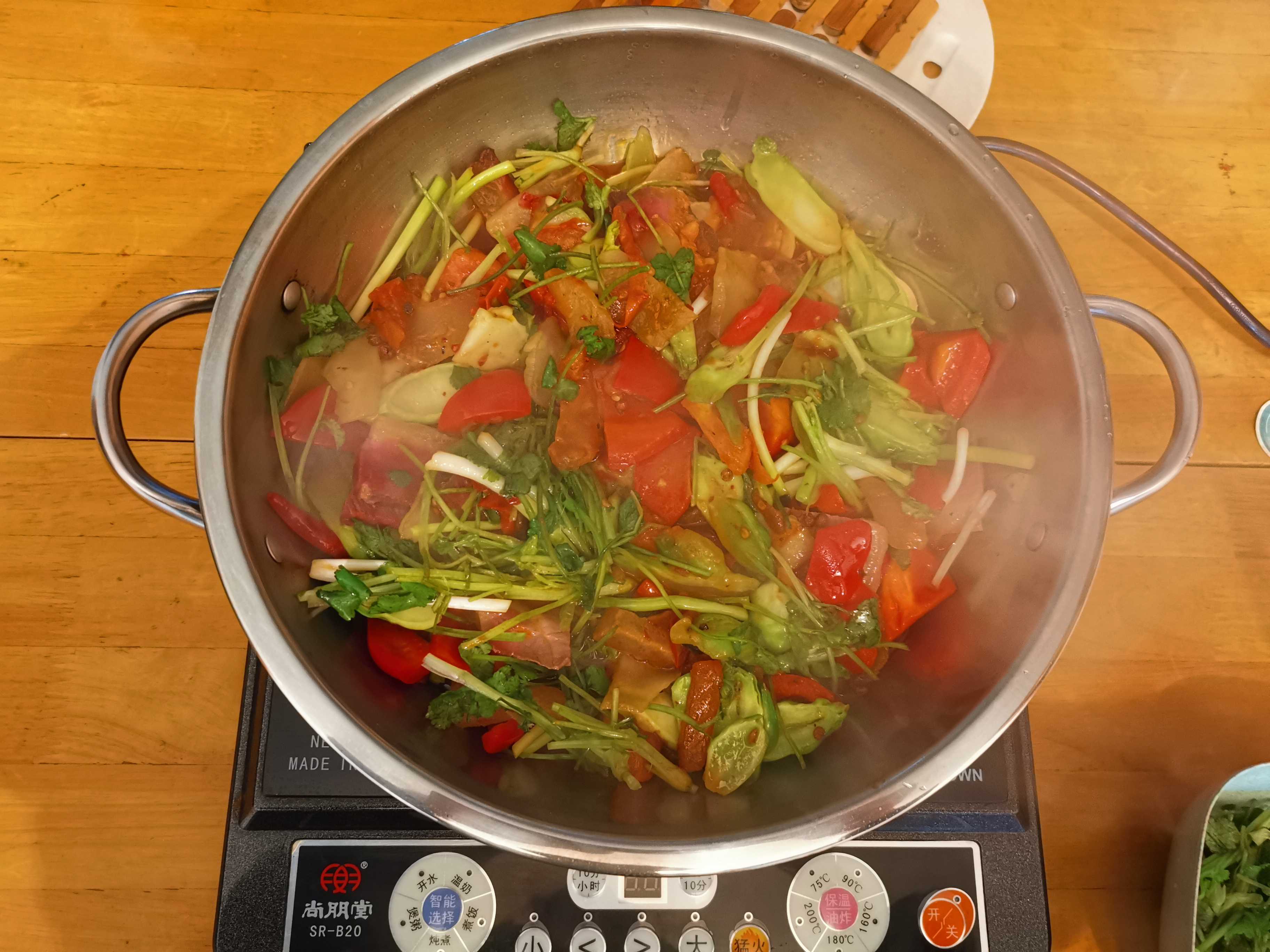 干锅腊肉儿菜的做法-咸鲜味炒菜谱-易网健康养生网 干锅腊肉儿菜的做法-咸鲜味炒菜谱