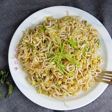 自家发的绿豆芽的做法-家常味炒菜谱