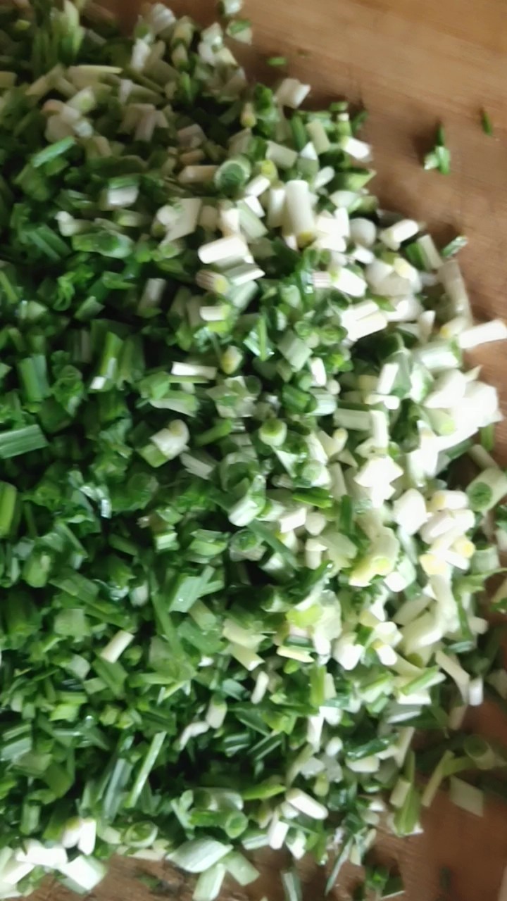 野韭菜炒鸡蛋的做法-家常味炒菜谱