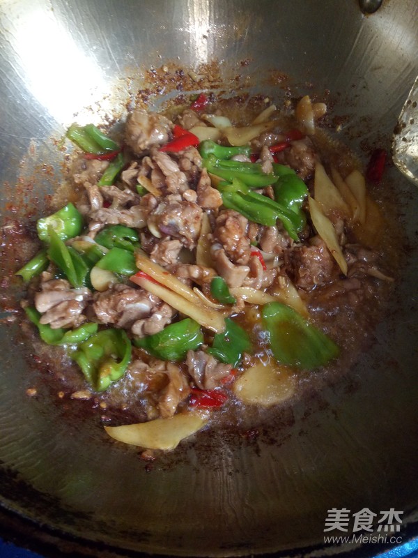 仔姜炒鸭腿的做法-咸鲜味炒菜谱-易网健康养生网 仔姜炒鸭腿的做法-咸鲜味炒菜谱