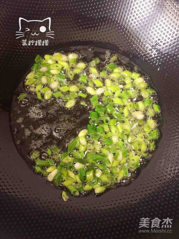 香菇鸡肉炸酱面的做法-家常味炸菜谱