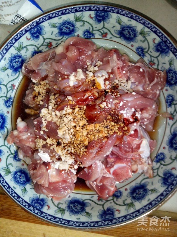 仔姜炒鸭腿的做法-咸鲜味炒菜谱