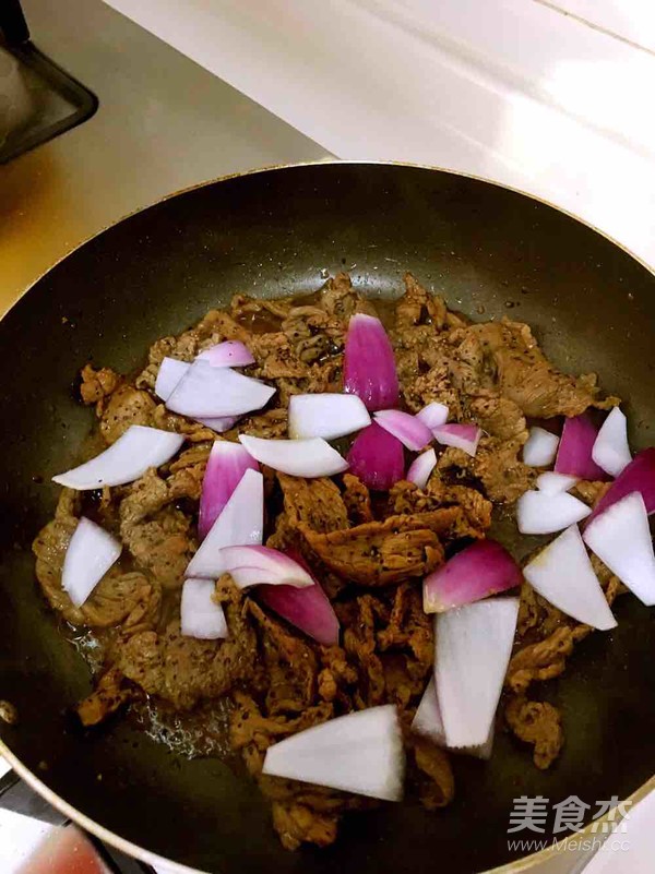 洋葱黑椒牛肉的做法-黑椒味炒菜谱
