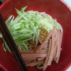 家常凉面的做法-香辣味拌菜谱