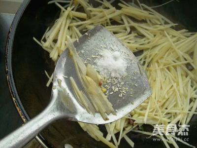 炝炒土豆丝的做法-家常味炒菜谱
