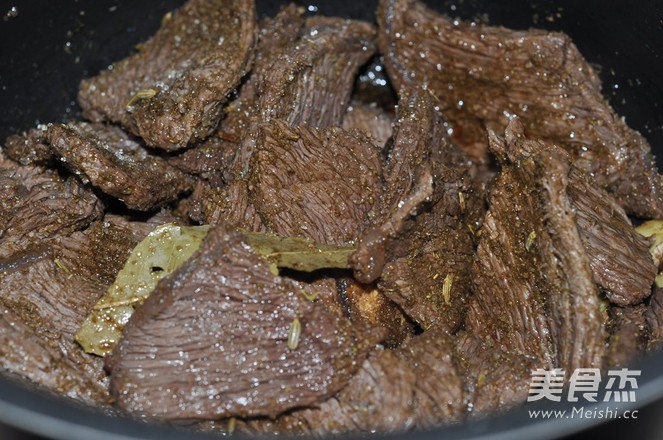 懒人版自制孜然牛肉干的做法-五香味蒸菜谱