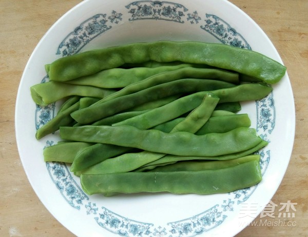 蒜香扁豆木耳腐竹拌菜的做法-咸鲜味拌菜谱