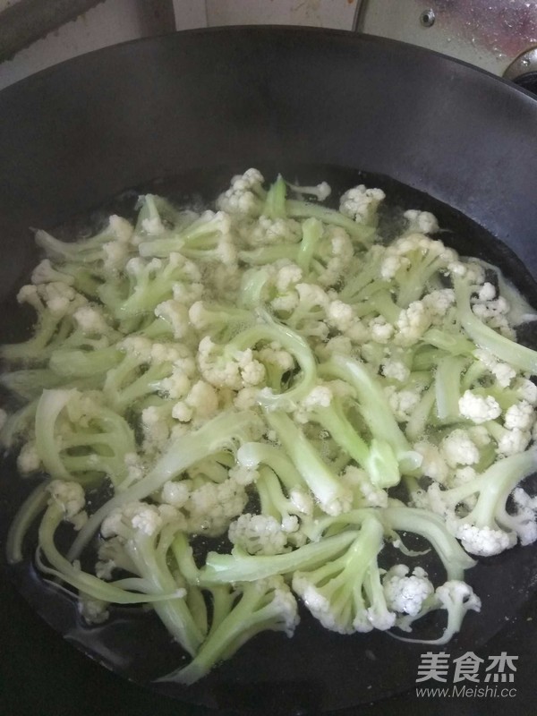 肉炒有机菜花的做法-家常味炒菜谱