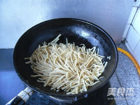 辣炒豆腐丝的做法-家常味炒菜谱
