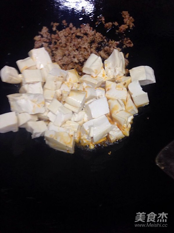 肉末老干妈豆腐的做法-家常味烧菜谱