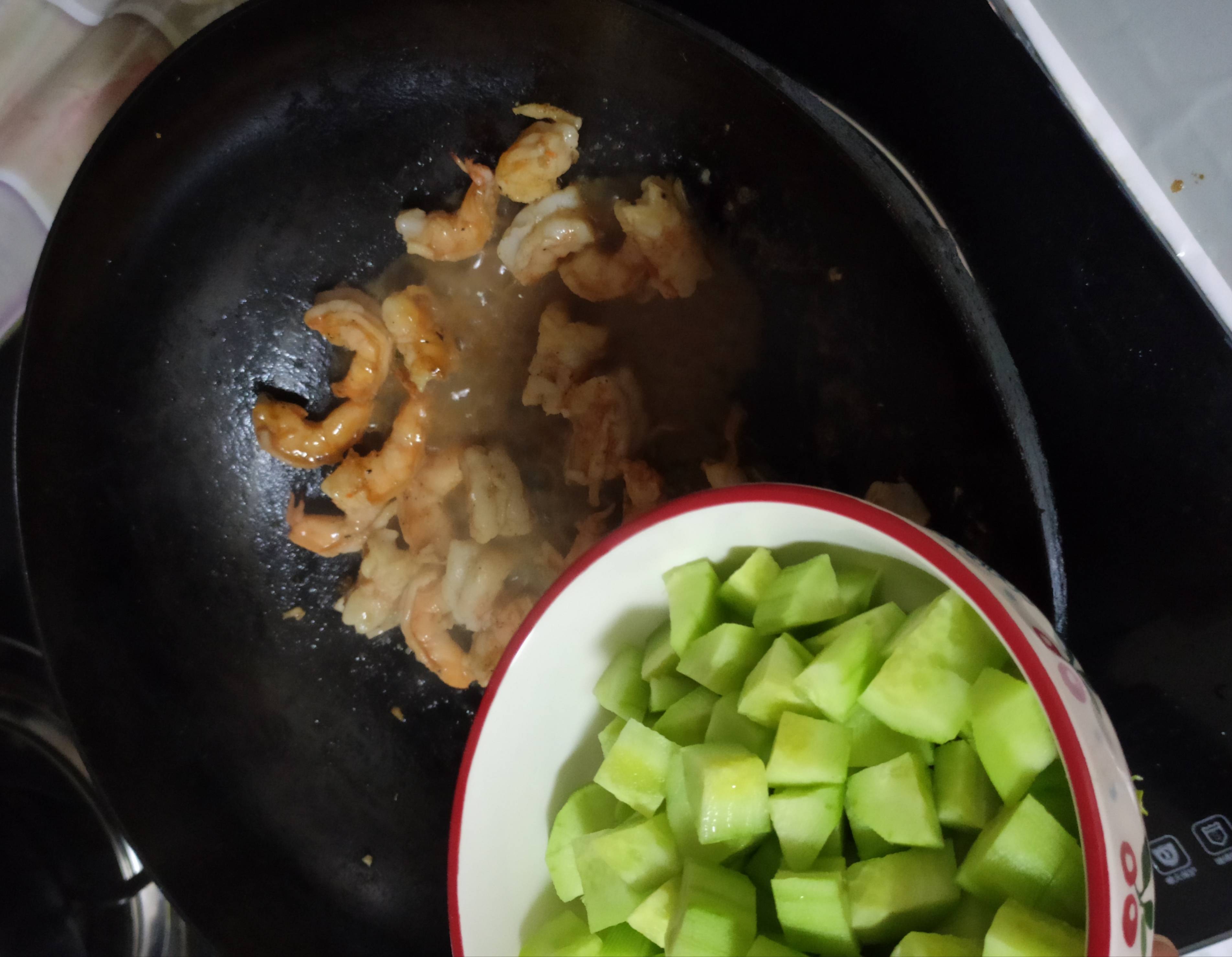 青瓜炒虾仁的做法-咸鲜味炒菜谱