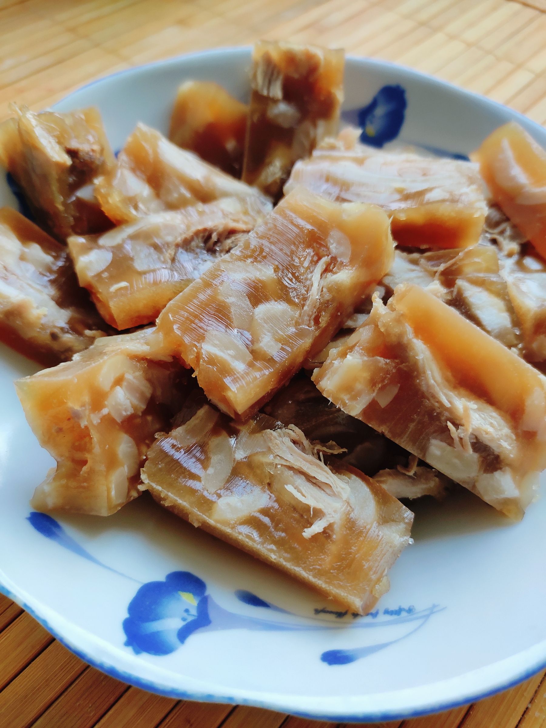 自制皮冻的做法-咸鲜味煮菜谱