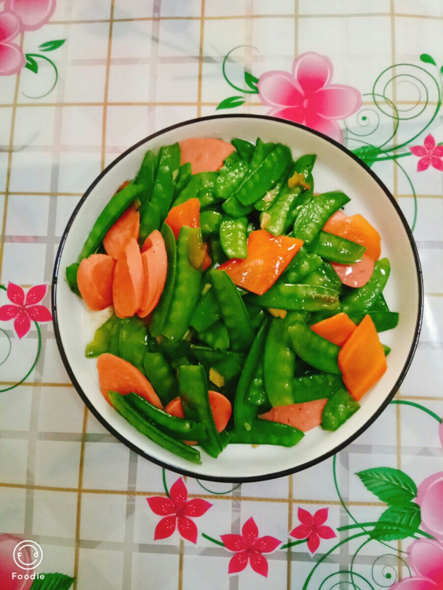 荷兰豆火腿肠的做法-家常味炒菜谱