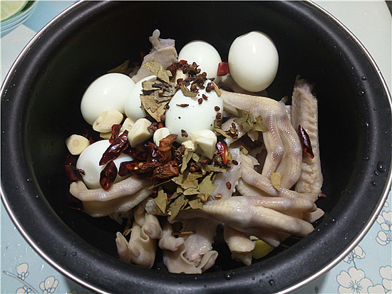卤鸭掌鸭翅的做法-五香味卤菜谱