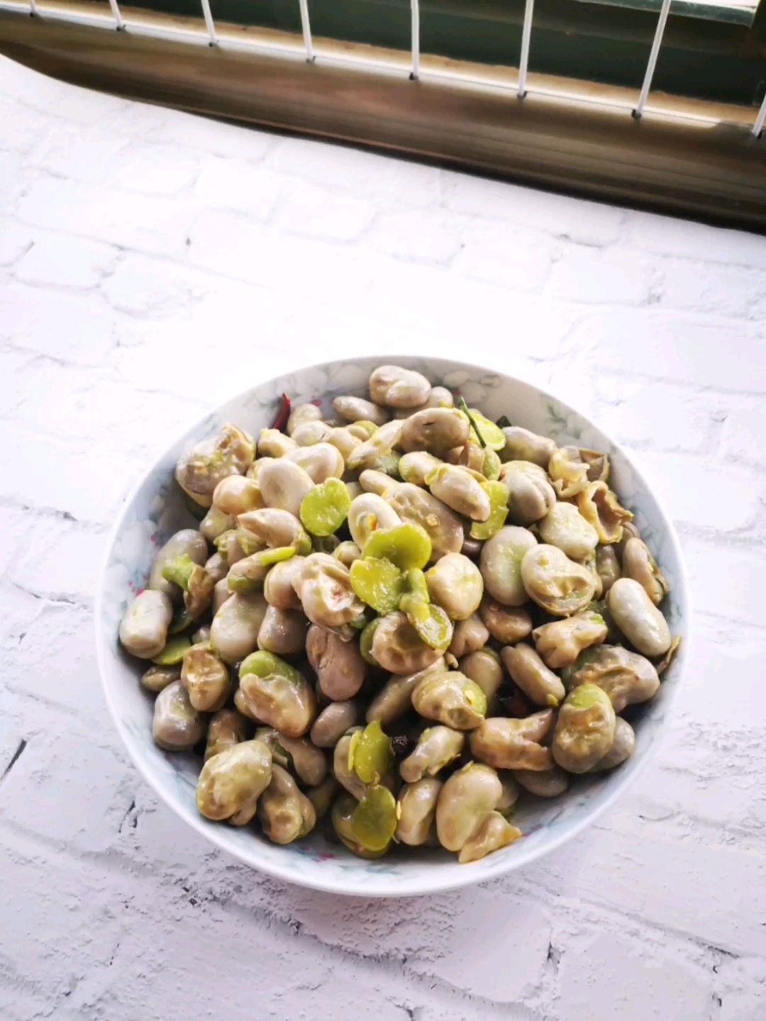 炒嫩蚕豆的做法-家常味炒菜谱
