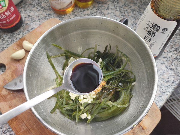 金针菇拌海带丝的做法-咸鲜味拌菜谱
