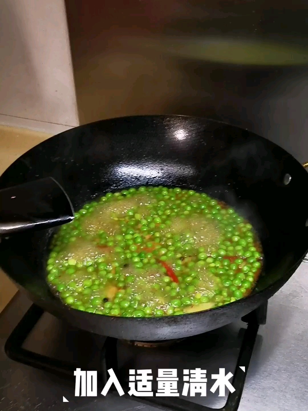 烧嫩豌豆的做法-家常味烧菜谱