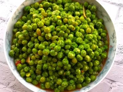 烧嫩豌豆的做法-家常味烧菜谱