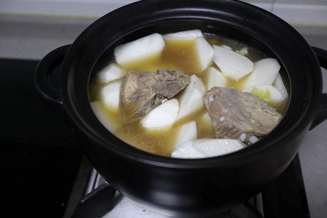 排骨炖萝卜的做法-咸鲜味炖菜谱-易网健康养生网 排骨炖萝卜的做法-咸鲜味炖菜谱